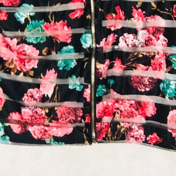 Romeo + Juliet couture short sleeve shirt zipup back & pocket size small READ - Picture 9 of 10